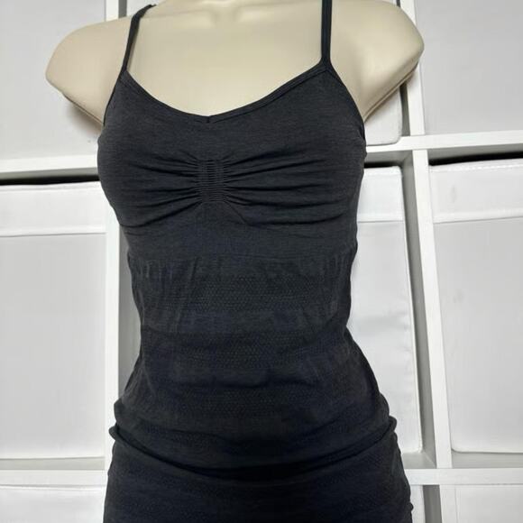 Lululemon Ebb Flow Tank - Picture 4 of 7